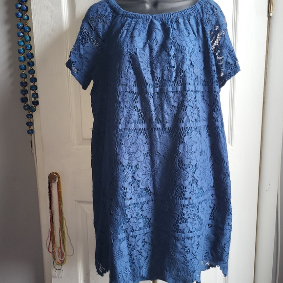 LOFT Dresses & Skirts - Lace Flower Detail Blue Dress